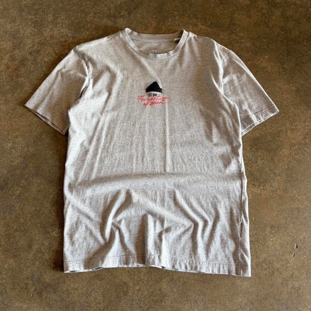 2000s adidas center logo tee